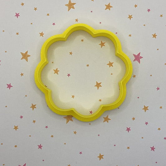 Flower cutter - scalloped petals