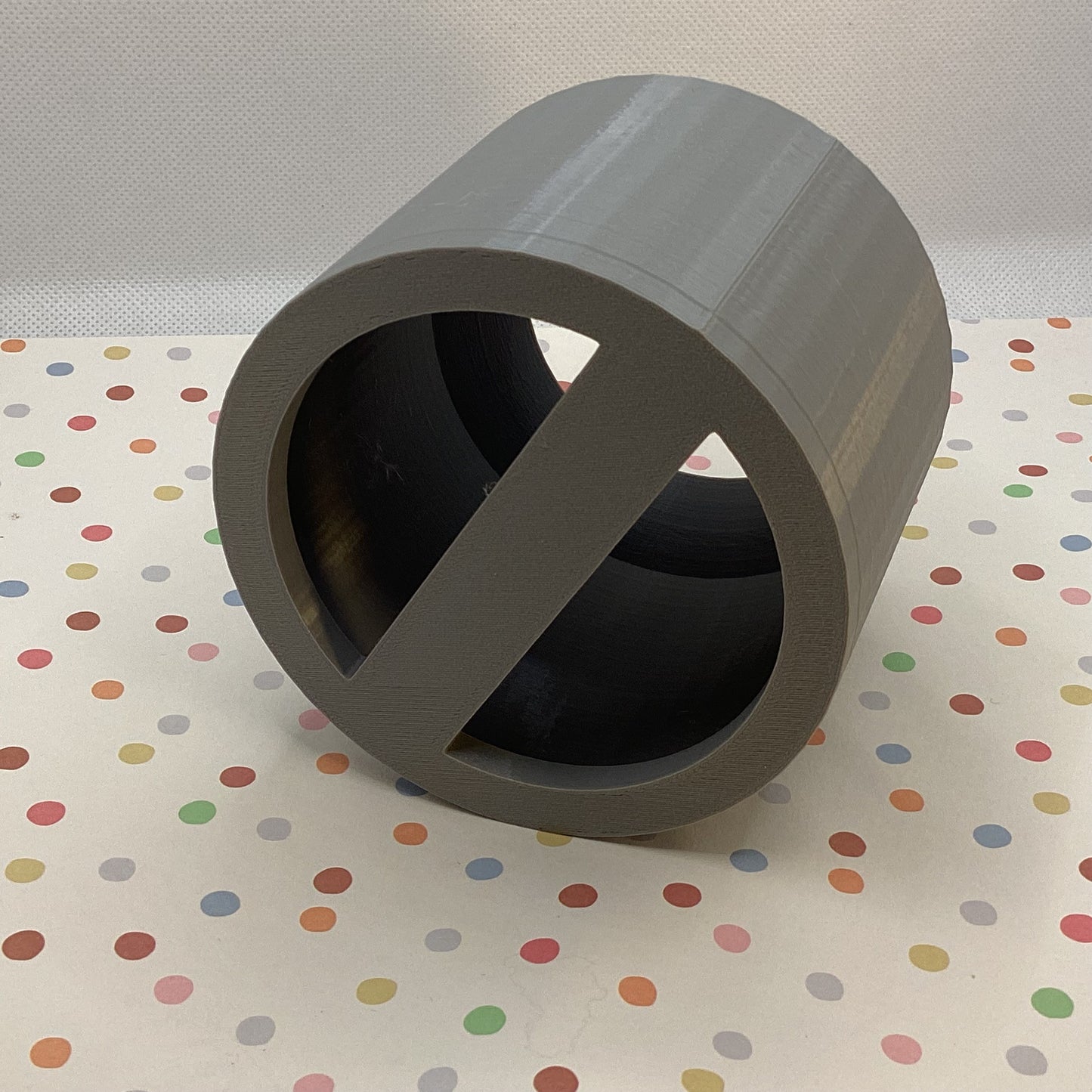 Angled bottom cup/mug mold