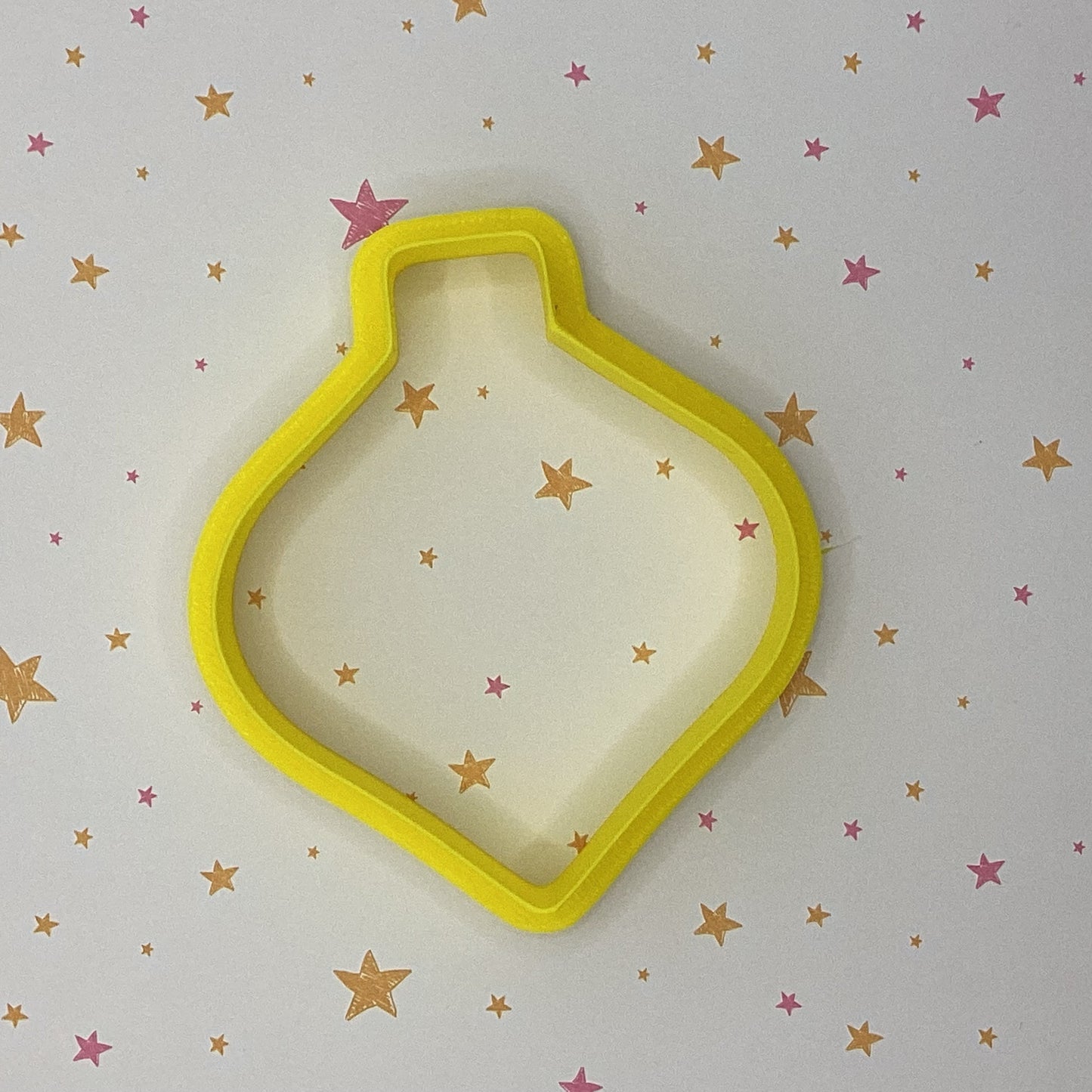 Tear drop bauble cutter